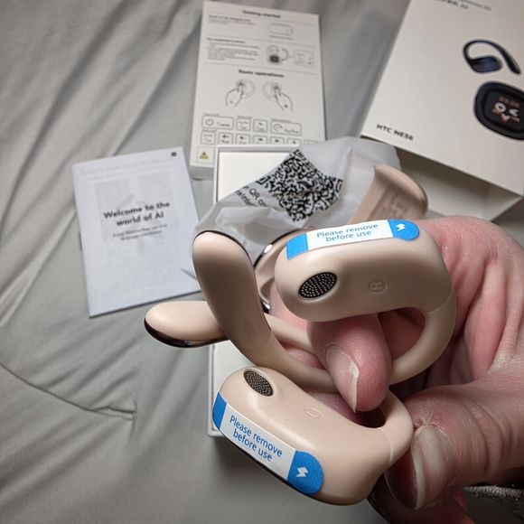 HTC Smartwatch with Interactive Display - Picture 4 of 7